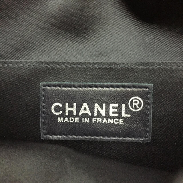 CHANEL(シャネル)の新品未使用 シャネル サテン ナップサック ネイビー レディースのバッグ(リュック/バックパック)の商品写真