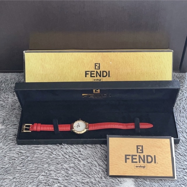 FENDI フェンディ　クォーツ　箱付き　稼動品