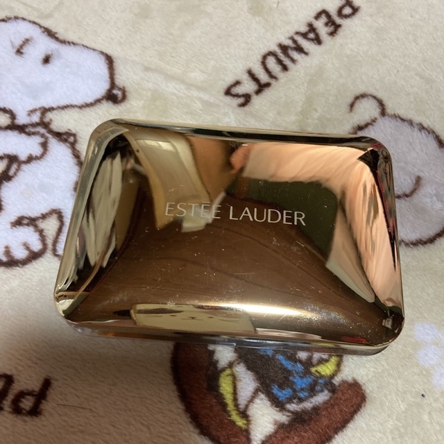 Estee Lauder(エスティローダー)のESTEE LAUDER デラックスプラッシュコンパクト、ブラシ付き新品 コスメ/美容のベースメイク/化粧品(チーク)の商品写真