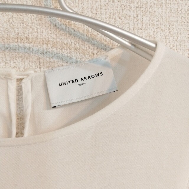 UNITED ARROWS(ユナイテッドアローズ)のユナイテッドアローズ ボリュームスリーブブラウス 白シャツ ぽわん袖 レディースのトップス(シャツ/ブラウス(長袖/七分))の商品写真