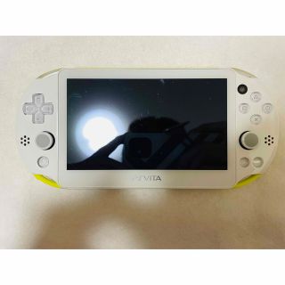 プレイステーションヴィータ(PlayStation Vita)のPSVita PCH-2000 ZA13 本体 ライムグリーン 動作良好(家庭用ゲーム機本体)