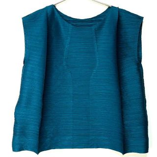 プリーツプリーズイッセイミヤケ(PLEATS PLEASE ISSEY MIYAKE)の【極美品】22ss PLEATS PLEASE 横プリーツ トップス(Tシャツ(半袖/袖なし))