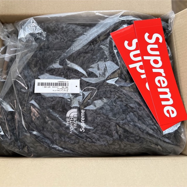 Supreme(シュプリーム)のSupreme × TNF High Pile Fleece Pullover  メンズのトップス(ニット/セーター)の商品写真