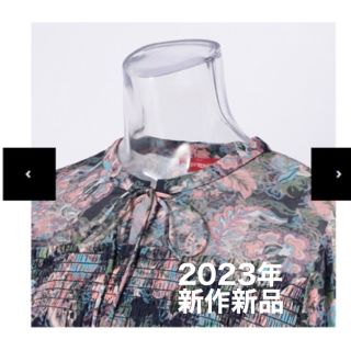 ヴィヴィアンタム　2023の新作ブラウス新品（1205）