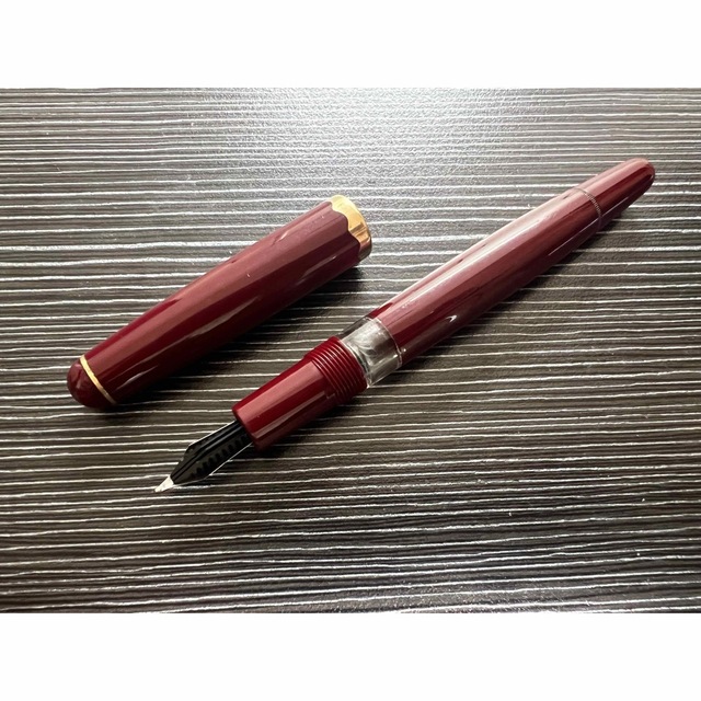 モンブラン モンテローザ 万年筆 ボルドー M 中字 海外最新 19500円