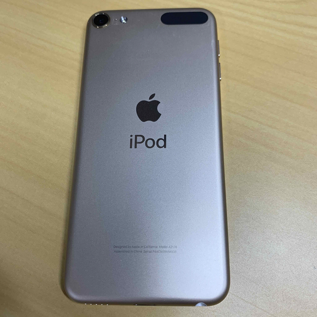 iPod touch(アイポッドタッチ)のiPod touch 第7世代　32gb ゴールド　中古 スマホ/家電/カメラのオーディオ機器(ポータブルプレーヤー)の商品写真