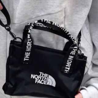 ザノースフェイス(THE NORTH FACE)の新品未使用　韓国正規品　ノースフェイス　ミニ　クロスバッグ　2way  男女兼用(ショルダーバッグ)