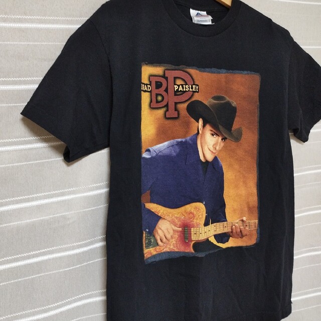 AAA(トリプルエー)のBRAD PAISLEY ブラッドペイヅリー カントリー グラフィックTシャツ メンズのトップス(Tシャツ/カットソー(半袖/袖なし))の商品写真