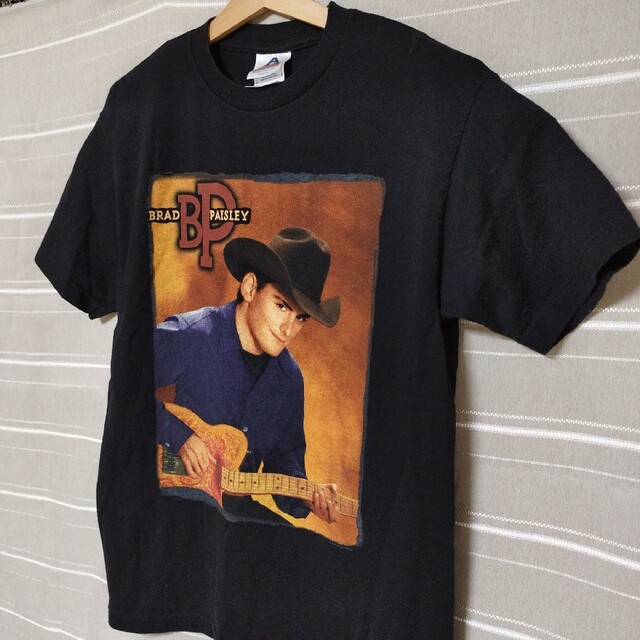 AAA(トリプルエー)のBRAD PAISLEY ブラッドペイヅリー カントリー グラフィックTシャツ メンズのトップス(Tシャツ/カットソー(半袖/袖なし))の商品写真