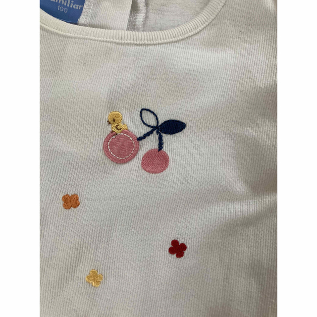 familiar(ファミリア)のファミリア　フリル袖カットソー キッズ/ベビー/マタニティのキッズ服女の子用(90cm~)(Tシャツ/カットソー)の商品写真