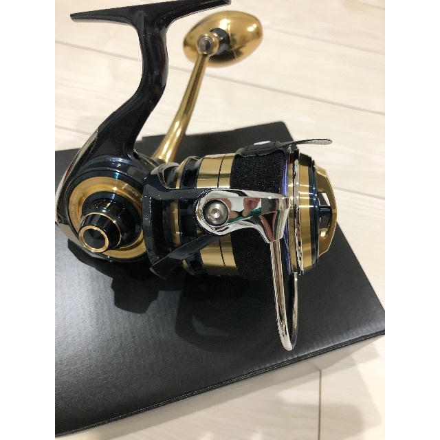 本命ギフト ダイワ 8000-14000-H 20ソルティガ セミオーダー SLP