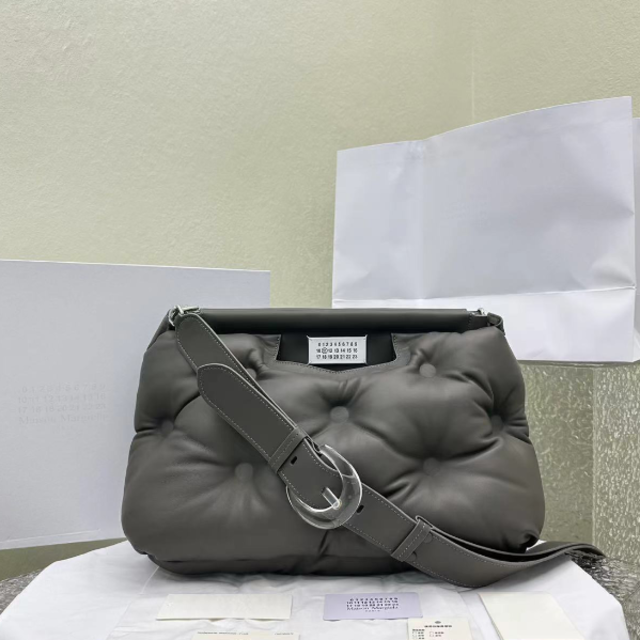 美品 メゾンマルジェラ グラムスラム ミディアムサイズ バッグ 値引き