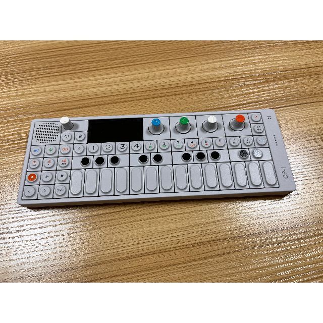 キーボード/シンセサイザー teenage engineering OP-1