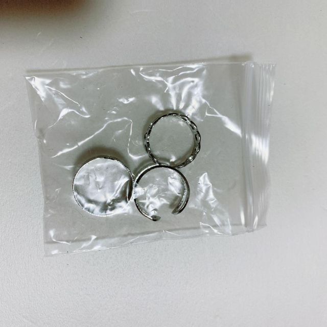 リング　シルバー　指輪　レディース　メンズ　フリーサイズ　シンプル　高見え レディースのアクセサリー(リング(指輪))の商品写真