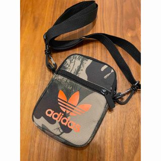 アディダス(adidas)のadidas ミニショルダーバッグ　美品(ショルダーバッグ)