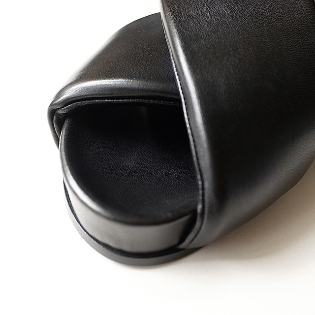 Jil Sander(ジルサンダー)の新品正規品 jil sander メンズ パデッド レザー サンダル メンズの靴/シューズ(サンダル)の商品写真