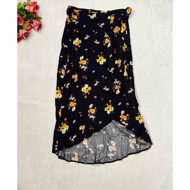H&M(エイチアンドエム)の新品　花柄ラップスカート レディースのスカート(ロングスカート)の商品写真