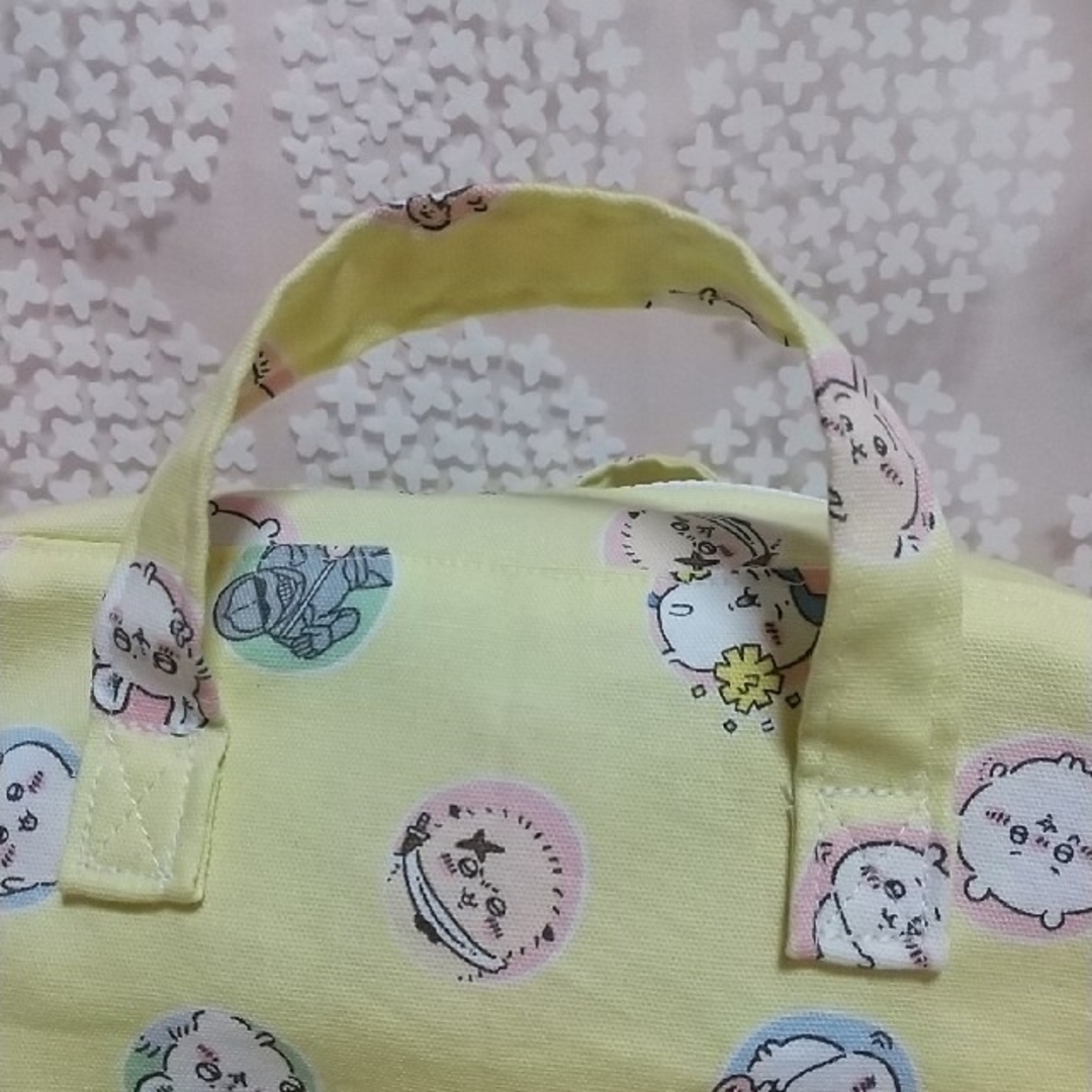 ハンドメイド【スクエアミニリュック】ちいかわ柄／イエロー／キッズ／子供用 キッズ/ベビー/マタニティのこども用バッグ(リュックサック)の商品写真