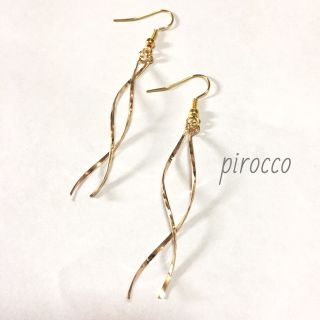 095 ゴールドツイストロングピアス(ピアス)