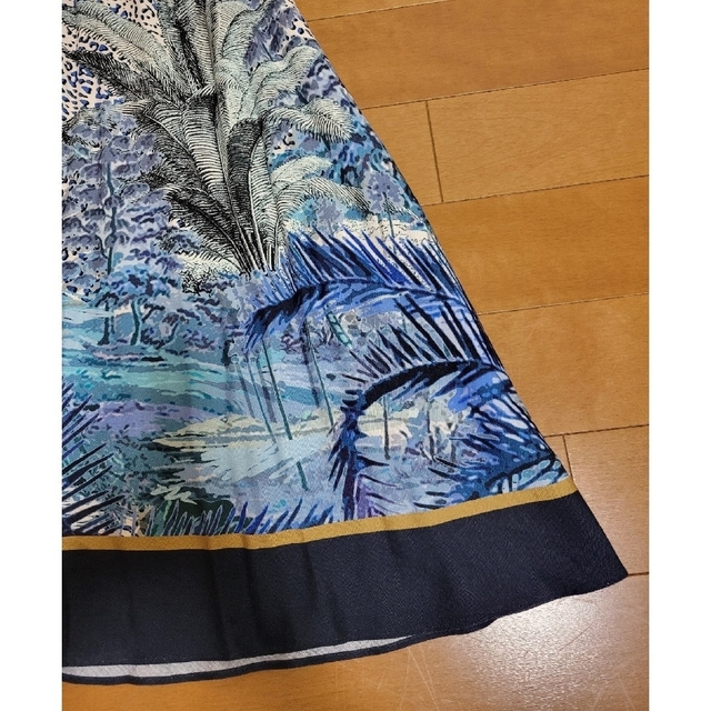 GRACE CONTINENTAL(グレースコンチネンタル)のグレースコンチネンタル グレースクラス エキゾチックプリントスカート レディースのスカート(ロングスカート)の商品写真