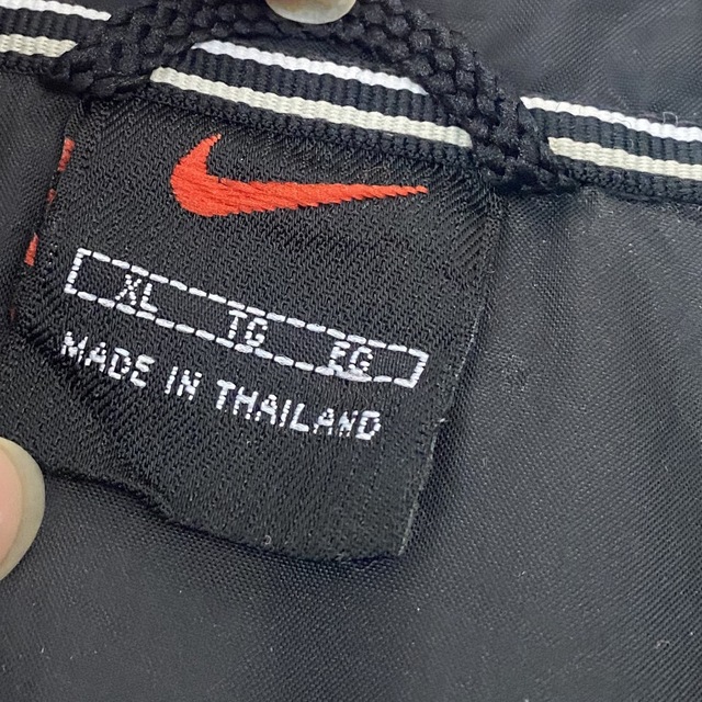 NIKE - NIKE 90s 黒タグ ナイロンジャケット スウッシュロゴ刺繍 NIKE - NIKE 90s 黒タグ ナイロンジャケット スウッシュロゴ刺繍