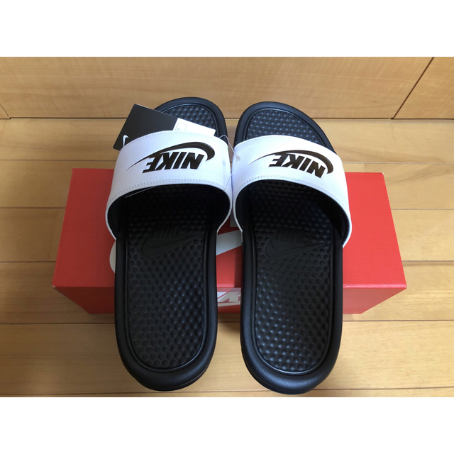 NIKE(ナイキ)の新品未使用　ナイキベナッシ　27.0cm メンズの靴/シューズ(サンダル)の商品写真