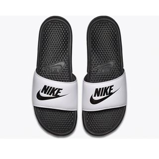 ナイキ(NIKE)の新品未使用　ナイキベナッシ　27.0cm(サンダル)