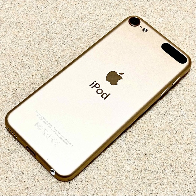 Apple(アップル)の❤️新品ケーブル付属❤️Apple iPod touch 第6世代 カメラ搭載 スマホ/家電/カメラのオーディオ機器(ポータブルプレーヤー)の商品写真