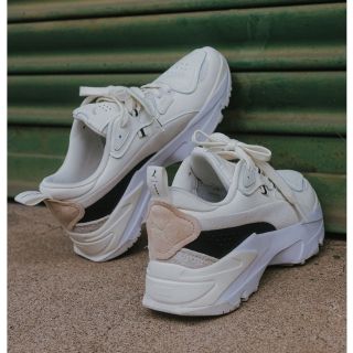 新品未使用✨ PUMA コラボレザーアッパースニーカー