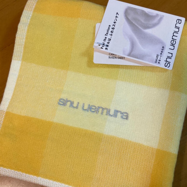 shu uemura(シュウウエムラ)のシュウウエム　ハンドタオル　カラーパレットy レディースのファッション小物(ハンカチ)の商品写真