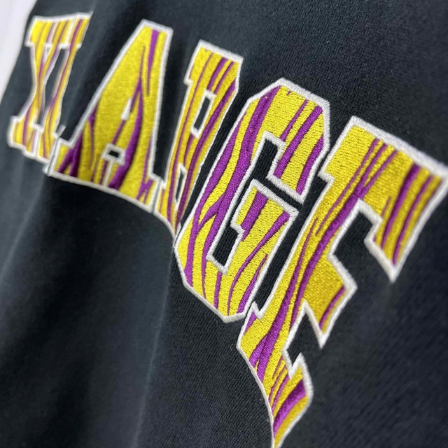 XLARGE エクストララージ ゼブラ 刺繍ロゴ プルオーバーパーカー