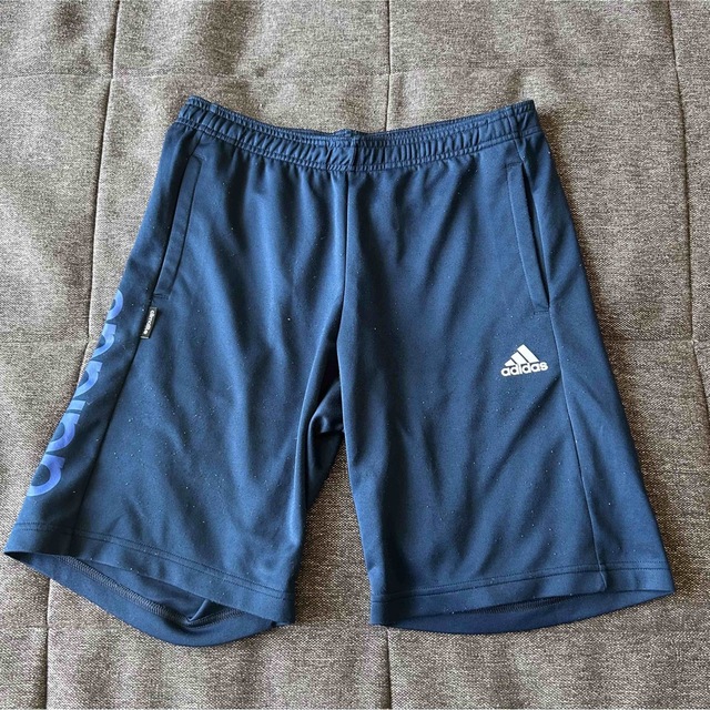 adidas(アディダス)のadidas アディダス　ハーフパンツ　短パン　ブラック　ネイビー　サイズL メンズのパンツ(ショートパンツ)の商品写真