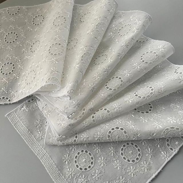 半衿 花冠の刺繍 コットンレース ハンドメイド半襟 白 レディースの水着/浴衣(和装小物)の商品写真