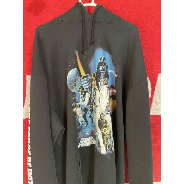 VETEMENTS(ヴェトモン)のvetements ✖️ star wars パーカー メンズのトップス(パーカー)の商品写真