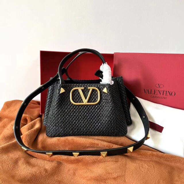 素敵 Valentino ヴァレンティノ かごバッグ ブラック 【おトク】 49.0