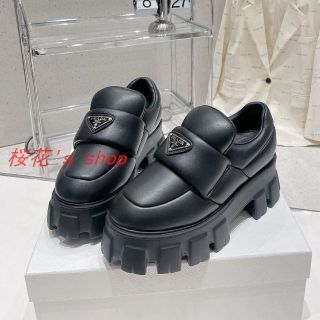 PRADA - PRADA プラダ ソフト パデッドナッパレザー ローファーの通販｜ラクマ