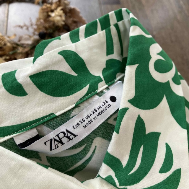 ZARA(ザラ)のZARA ボタニカル　ワンピース　緑　ザラ　ロング　コットン レディースのワンピース(ロングワンピース/マキシワンピース)の商品写真