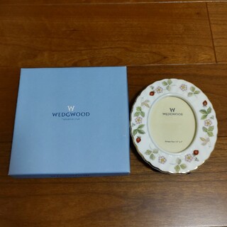 ウェッジウッド(WEDGWOOD)の【新品】WEDGWOOD ワイルドストロベリー フレーム 箱付き(その他)