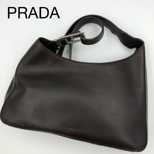 美品✨️プラダ ハーフムーン エンボス 刻印 ワンショルダー レザー