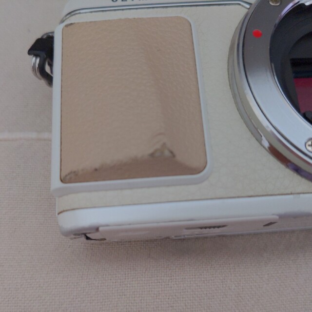 OLYMPUS(オリンパス)のオリンパス OLYMPUS E-PL7 ジャンク品 スマホ/家電/カメラのカメラ(ミラーレス一眼)の商品写真