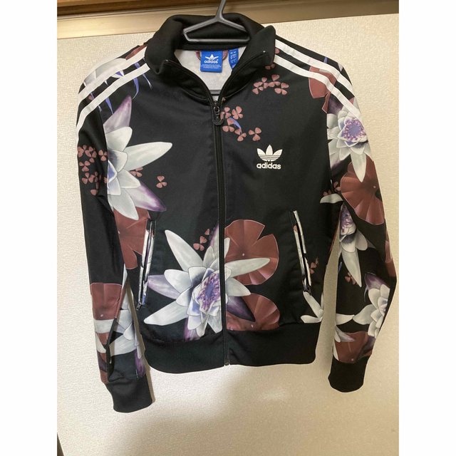 adidas originals ナイロンジャケット　花柄