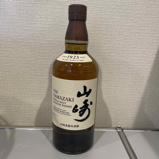 サントリー(サントリー)のサントリー　山崎　700ml  箱なし 食品/飲料/酒の酒(ウイスキー)の商品写真