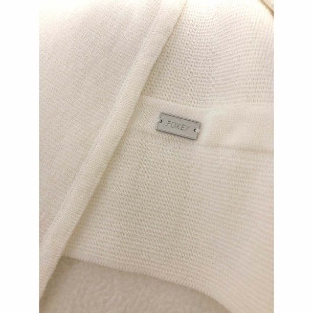 FOXEY(フォクシー)の美品▫️FOXEY F☆’19年˚✧オフ白系˚✧☆˚✧ HOODIE LINEN レディースのトップス(カーディガン)の商品写真