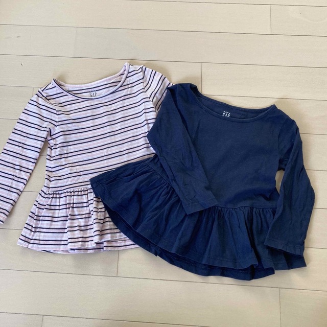 babyGAP(ベビーギャップ)のギャップ　長袖Tシャツ　ペプラム　90 キッズ/ベビー/マタニティのキッズ服女の子用(90cm~)(Tシャツ/カットソー)の商品写真