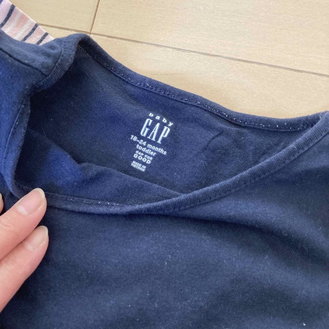 babyGAP(ベビーギャップ)のギャップ　長袖Tシャツ　ペプラム　90 キッズ/ベビー/マタニティのキッズ服女の子用(90cm~)(Tシャツ/カットソー)の商品写真