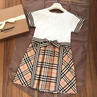 バーバリー(BURBERRY) 子供 ワンピース(女の子)（ストライプ）の通販