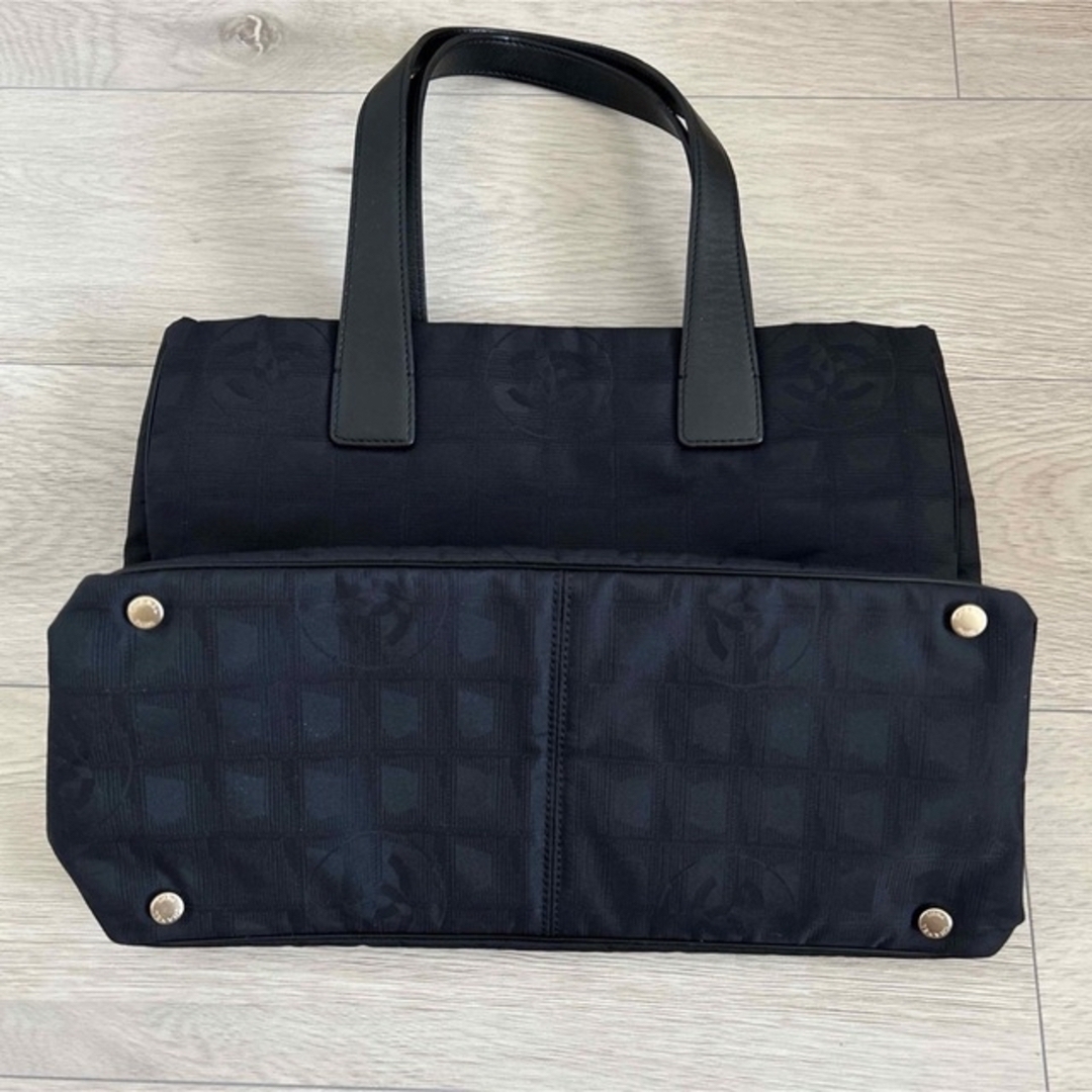 CHANEL(シャネル)のみい様専用 CHANEL シャネル ニュートラベルライン MM トートバッグ レディースのバッグ(トートバッグ)の商品写真