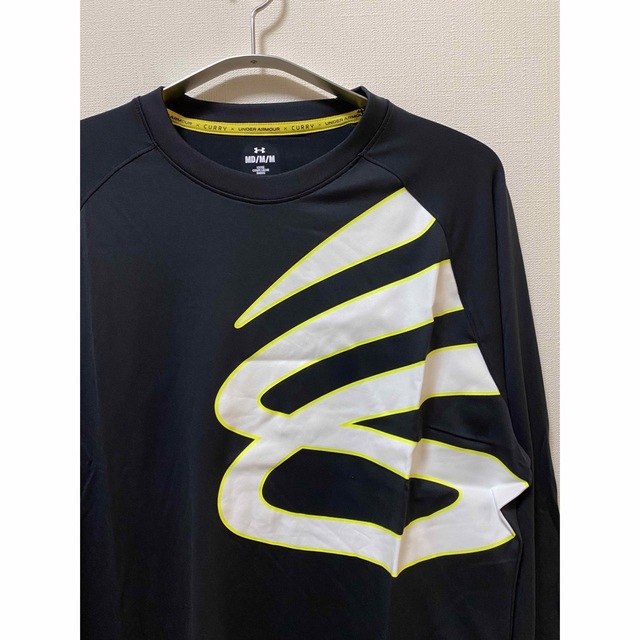 UNDER ARMOUR(アンダーアーマー)の新品　アンダーアーマー　長袖Tシャツ　ロンT  Mサイズ メンズのトップス(Tシャツ/カットソー(七分/長袖))の商品写真