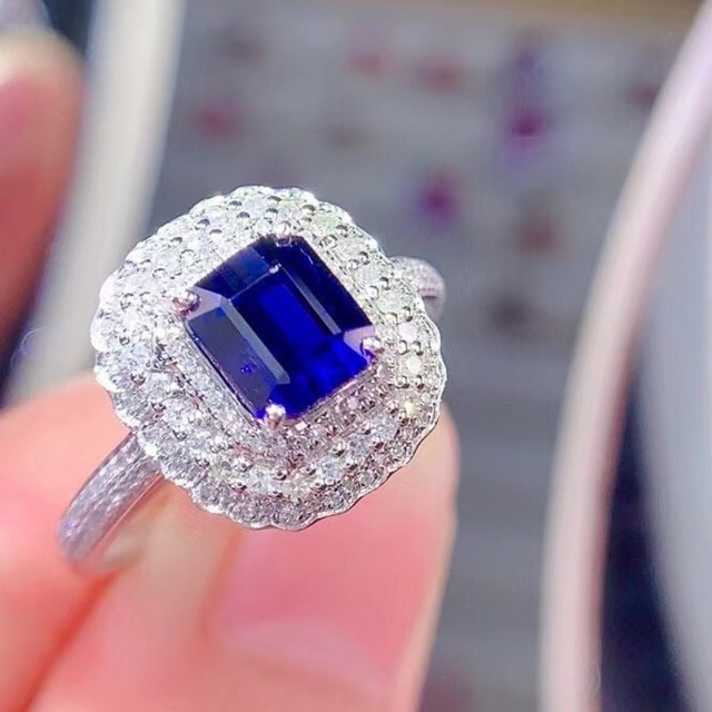 【高級】 ブルーサファイア  リング k18 1.62ct レディースのアクセサリー(リング(指輪))の商品写真