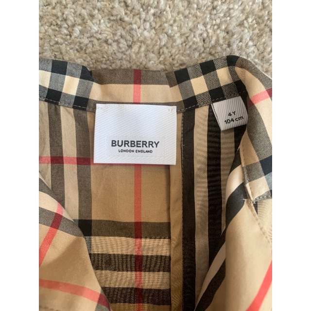 BURBERRY(バーバリー)のバーバリーキッズ　 キッズ/ベビー/マタニティのキッズ服男の子用(90cm~)(ブラウス)の商品写真
